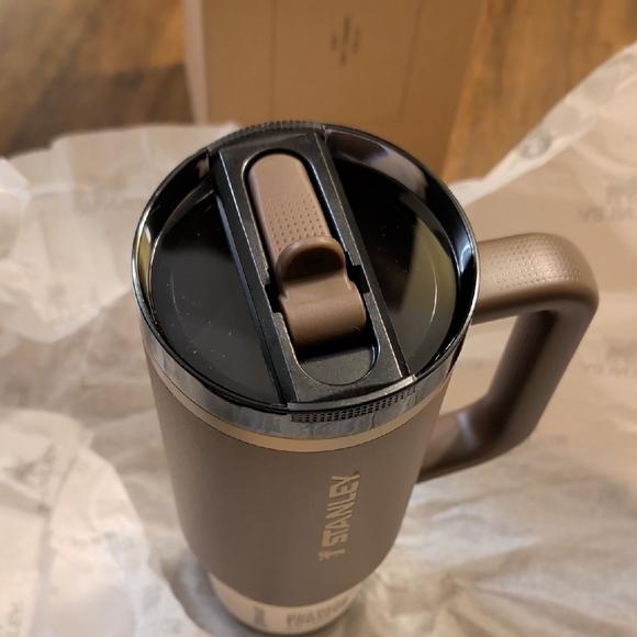 Stanley Quencher Protour Tumbler, 30 Oz - Espresso Gold - New In Box - Picture 4 of 8